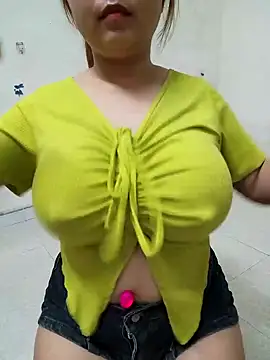 Snapshot of Akira_sera chatting on October 6, 2025, 3:04 am Akira sera online show from October 6, 2025, 3:04 am