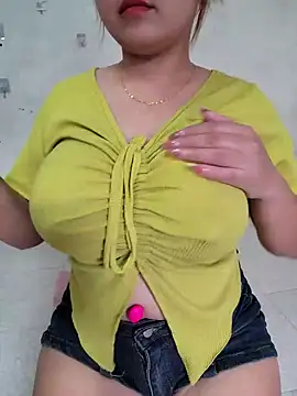 Snapshot of Akira_sera chatting on October 8, 2025, 1:03 am Akira sera online show from October 8, 2025, 1:03 am