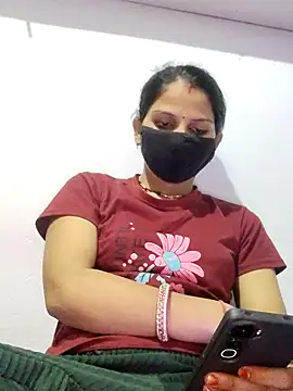 Snapshot of poojam93 chatting on October 27, 2025, 2:10 pm poojam93 online show from October 27, 2025, 2:10 pm