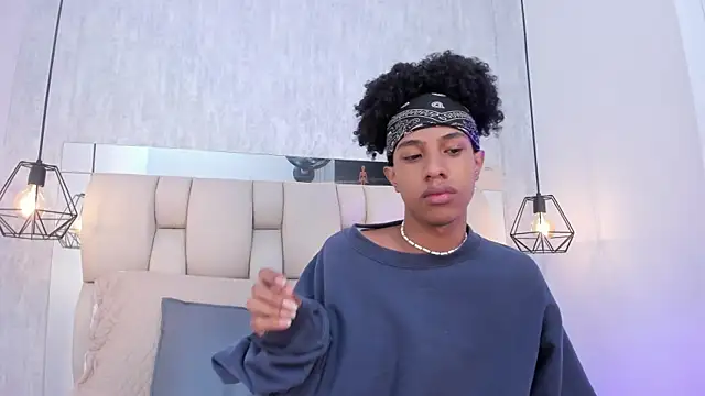 Snapshot of Johan_gz_ chatting on October 7, 2025, 11:29 am Johan gz online show from October 7, 2025, 11:29 am