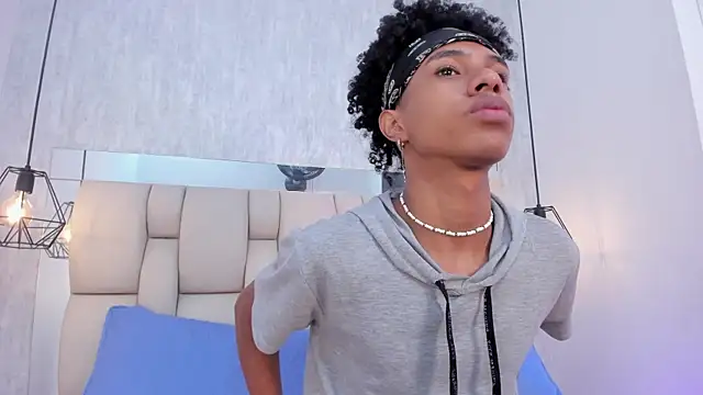 Snapshot of Johan_gz_ chatting on October 9, 2025, 11:41 am Johan gz online show from October 9, 2025, 11:41 am