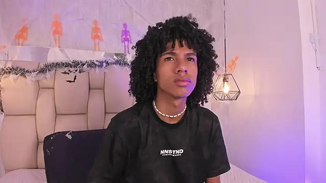 Snapshot of Johan_gz_ chatting on October 17, 2025, 11:35 am Johan gz online show from October 17, 2025, 11:35 am