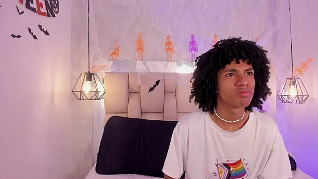 Snapshot of Johan_gz_ chatting on October 22, 2025, 11:32 am Johan gz online show from October 22, 2025, 11:32 am