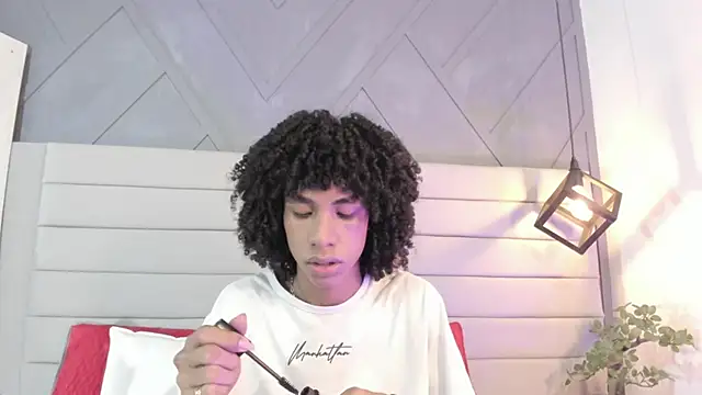 Snapshot of Johan_gz_ chatting on November 11, 2025, 11:43 am Johan gz online show from November 11, 2025, 11:43 am