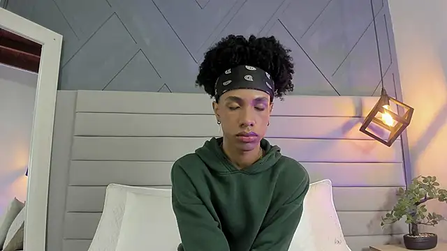 Snapshot of Johan_gz_ chatting on November 13, 2025, 11:31 am Johan gz online show from November 13, 2025, 11:31 am