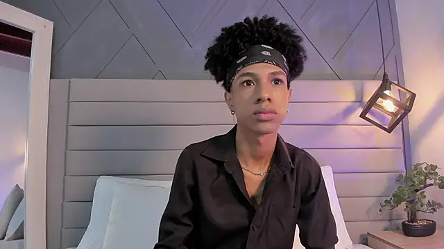 Snapshot of Johan_gz_ chatting on November 14, 2025, 11:31 am Johan gz online show from November 14, 2025, 11:31 am