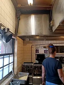 Snapshot of sarahkat86 chatting on November 17, 2025, 4:13 pm sarahkat86 online show from November 17, 2025, 4:13 pm