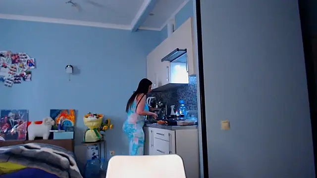 NikiWhite online show from September 9, 2025, 9:42 am