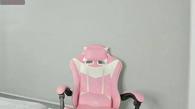 Snapshot of kendal_hot01 chatting on November 20, 2025, 12:05 pm kendal hot01 online show from November 20, 2025, 12:05 pm