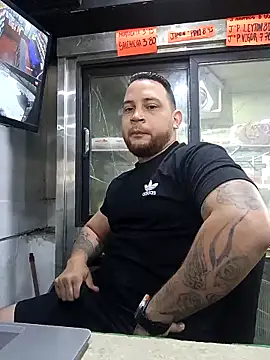 Catire10  online show from November 17, 2025, 2:45 pm