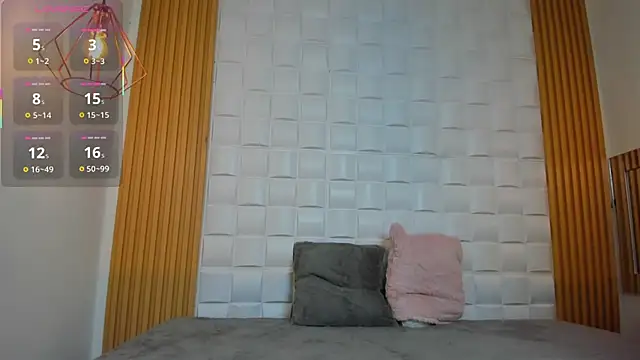 Snapshot of AriaBelle chatting on October 24, 2025, 11:06 am AriaBelle online show from October 24, 2025, 11:06 am