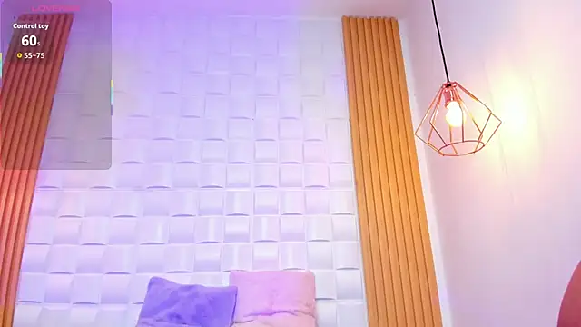 Snapshot of AriaBelle chatting on October 29, 2025, 11:01 am AriaBelle online show from October 29, 2025, 11:01 am