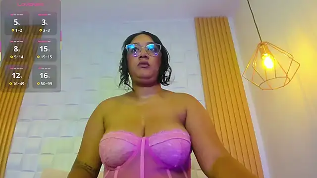 Snapshot of AriaBelle chatting on November 1, 2025, 11:01 am AriaBelle online show from November 1, 2025, 11:01 am