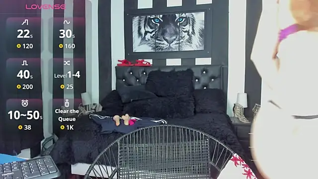 aliceemature4u online show from November 5, 2025, 4:01 am