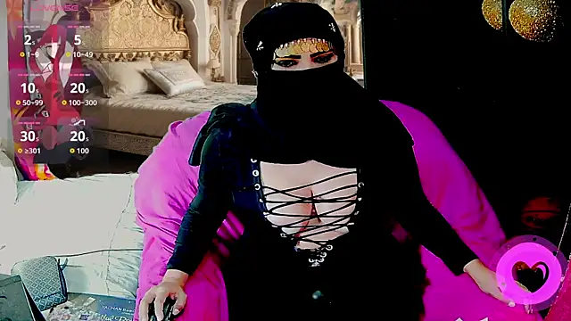 Snapshot of SultanaLayla chatting on November 1, 2025, 8:33 pm SultanaLayla online show from November 1, 2025, 8:33 pm