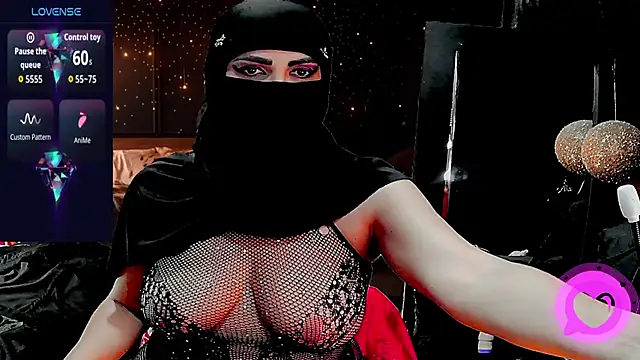 Snapshot of SultanaLayla chatting on November 26, 2025, 7:59 pm SultanaLayla online show from November 26, 2025, 7:59 pm