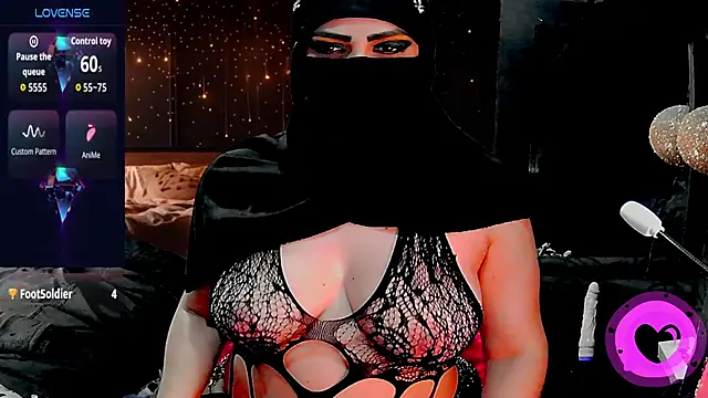 Snapshot of SultanaLayla chatting on November 28, 2025, 8:11 pm SultanaLayla online show from November 28, 2025, 8:11 pm