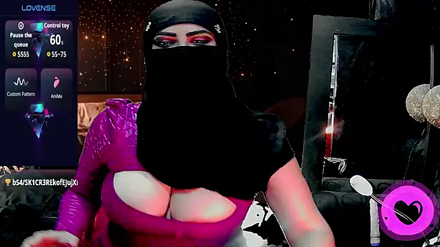 Snapshot of SultanaLayla chatting on November 29, 2025, 8:56 pm SultanaLayla online show from November 29, 2025, 8:56 pm