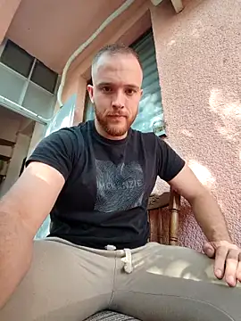 Kriskrosssss online show from September 13, 2025, 1:22 pm