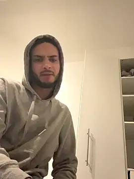 Snapshot of Gipsyboysteve chatting on November 25, 2025, 9:37 pm Gipsyboysteve online show from November 25, 2025, 9:37 pm