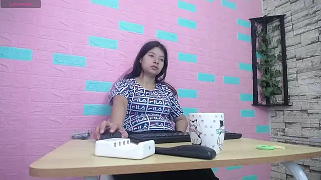 maily can online show from November 27, 2025, 12:51 pm