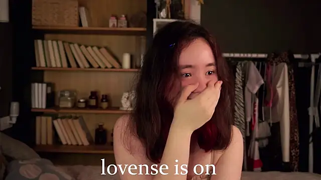 Snapshot of AlbertaClack chatting on November 9, 2025, 11:19 am AlbertaClack online show from November 9, 2025, 11:19 am