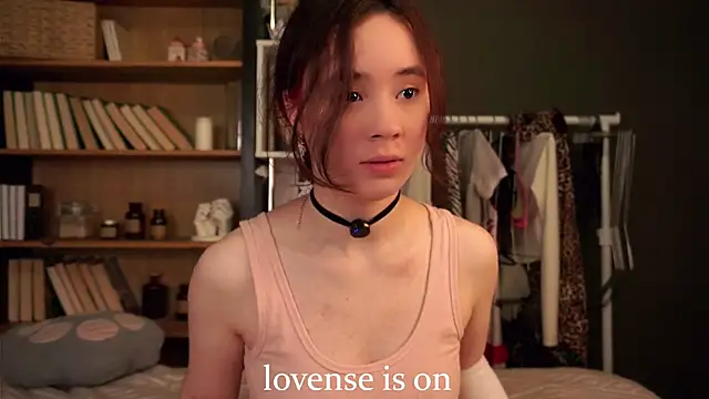 Snapshot of AlbertaClack chatting on November 11, 2025, 11:32 am AlbertaClack online show from November 11, 2025, 11:32 am