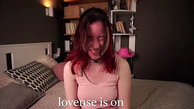 Snapshot of AlbertaClack chatting on November 12, 2025, 11:43 am AlbertaClack online show from November 12, 2025, 11:43 am