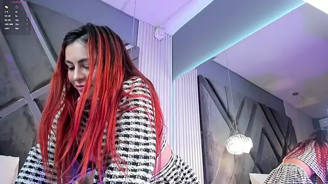 Snapshot of CoraimaSahin chatting on October 25, 2025, 6:43 am CoraimaSahin online show from October 25, 2025, 6:43 am