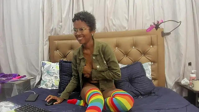 Snapshot of didoelizabeth chatting on September 17, 2025, 1:02 pm didoelizabeth online show from September 17, 2025, 1:02 pm