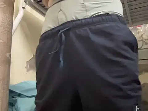 lahungdj12 online show from November 23, 2025, 2:28 pm