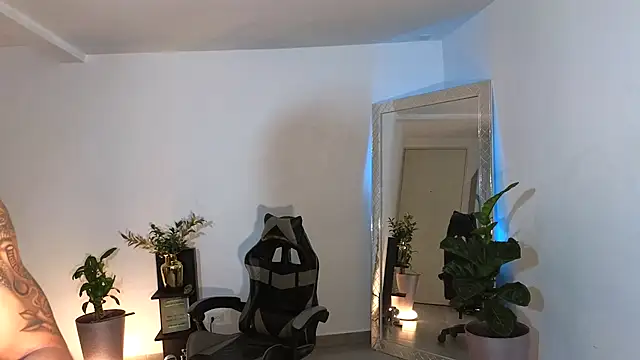 Snapshot of Wyatt_Rose chatting on October 1, 2025, 12:38 am Wyatt Rose online show from October 1, 2025, 12:38 am