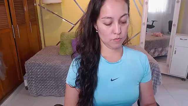 shirleyrojas online show from October 28, 2025, 8:00 pm