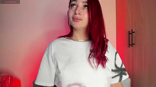 Snapshot of scarlett_Collinss chatting on September 27, 2025, 12:54 pm scarlett Collinss online show from September 27, 2025, 12:54 pm