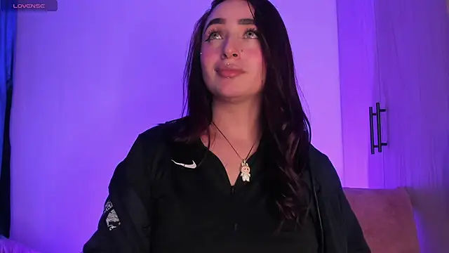 Snapshot of scarlett_Collinss chatting on November 26, 2025, 5:30 am scarlett Collinss online show from November 26, 2025, 5:30 am