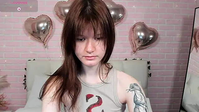 Snapshot of Aria_Vox chatting on November 8, 2025, 10:04 am Aria Vox online show from November 8, 2025, 10:04 am