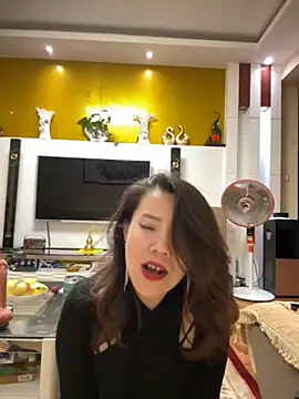 anna yngs online show from October 21, 2025, 11:11 am