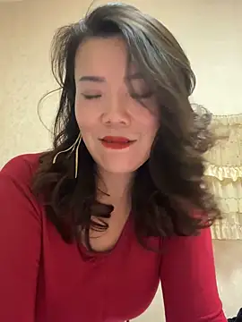 anna yngs online show from November 3, 2025, 11:33 am