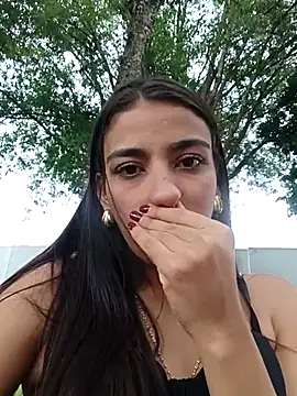 -juicy  online show from October 26, 2025, 9:42 pm