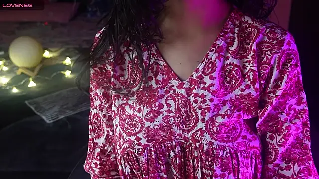 NidhiChandra online show from November 3, 2025, 11:11 am