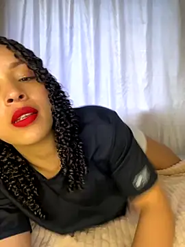 Yasmin777  online show from November 7, 2025, 8:42 pm