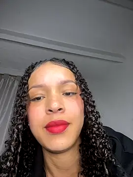 Yasmin777  online show from November 21, 2025, 10:52 pm