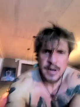 Snapshot of sportcouple85 chatting on October 3, 2025, 7:11 pm sportcouple85 online show from October 3, 2025, 7:11 pm