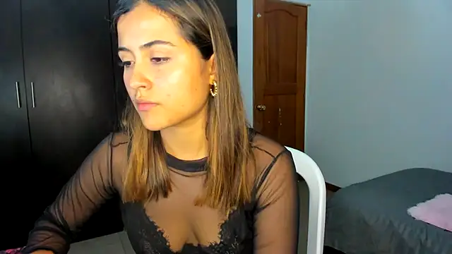 Snapshot of Ana__Pink chatting on October 24, 2025, 11:45 pm Ana  Pink online show from October 24, 2025, 11:45 pm