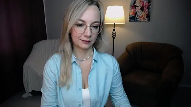 Ava Elior online show from September 17, 2025, 9:44 am