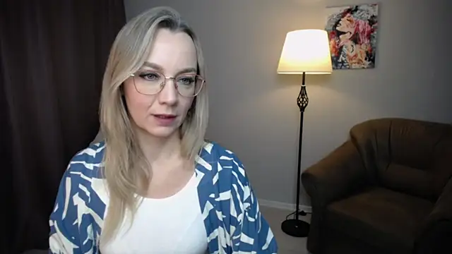 Ava Elior online show from November 5, 2025, 10:37 am