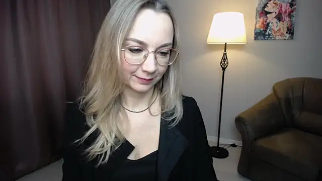 Ava Elior online show from November 20, 2025, 9:31 am