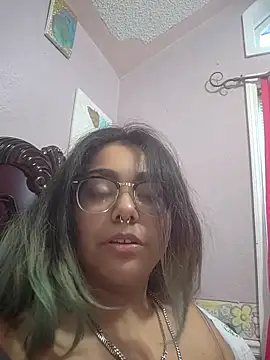 Snapshot of Lovelyrainn chatting on October 27, 2025, 11:20 pm Lovelyrainn online show from October 27, 2025, 11:20 pm