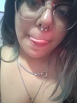 Snapshot of Lovelyrainn chatting on November 7, 2025, 10:32 pm Lovelyrainn online show from November 7, 2025, 10:32 pm