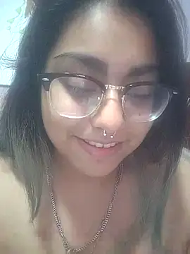 Snapshot of Lovelyrainn chatting on November 10, 2025, 9:41 am Lovelyrainn online show from November 10, 2025, 9:41 am